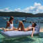 Sunnylife: Méridienne allongée de luxe - Bleu marine Le week-end - Piscine gonflable et flotteur d'eau, couché à plat avec appui-tête, siège de plage, de plein air et de fête, housse amovible