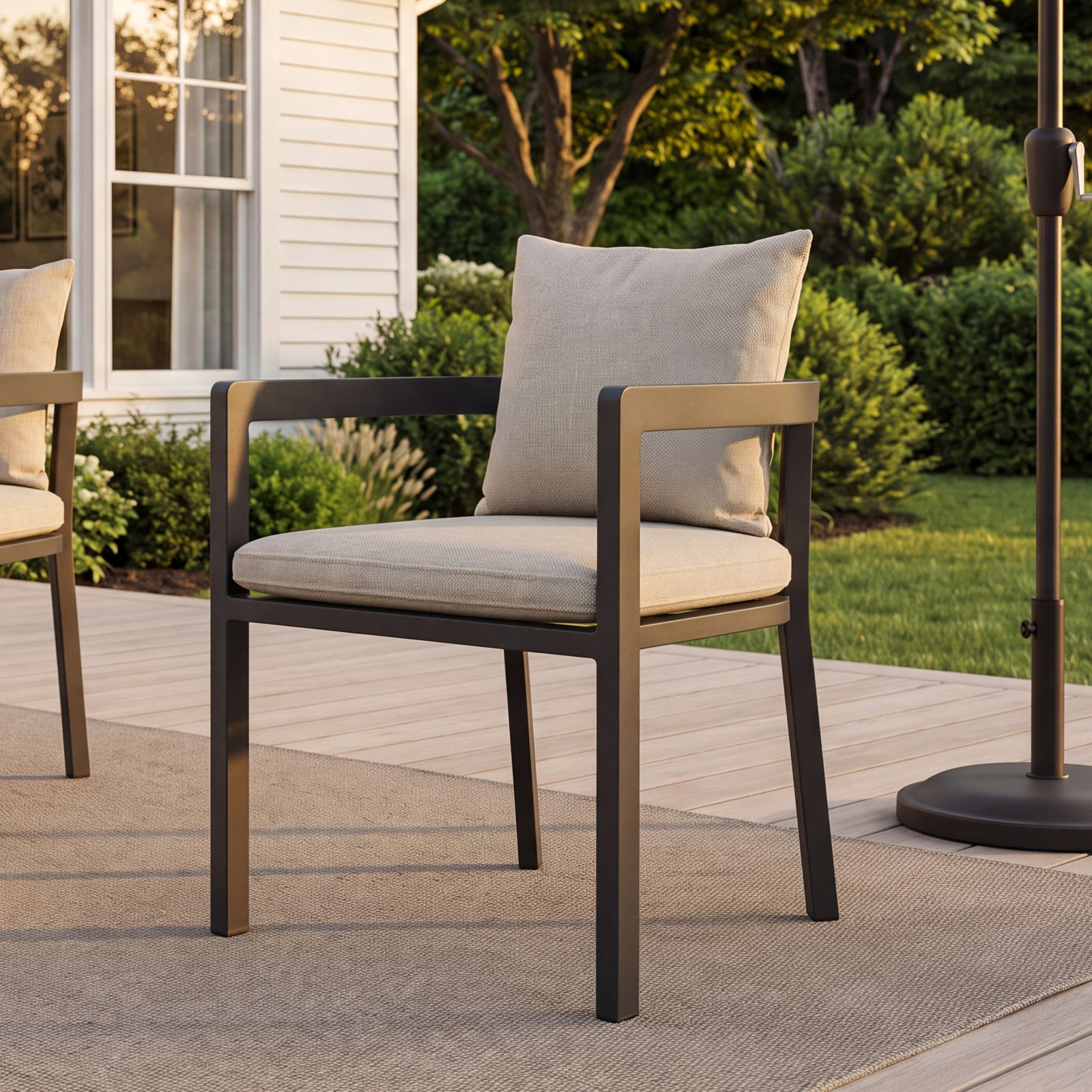 Windcrest Outdoor Lounge Chair