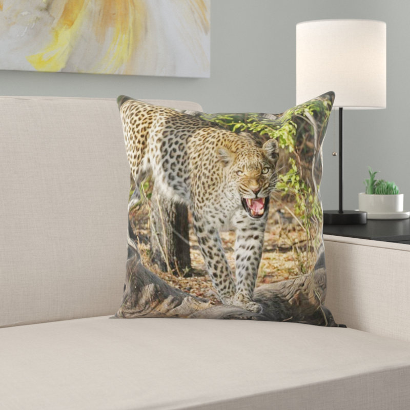 Coussin en jeté leopard
