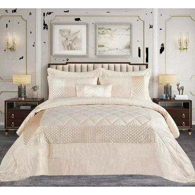Polyester Bedspread with Pillow Shams