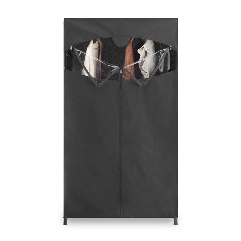 CLOTHES CLOSET