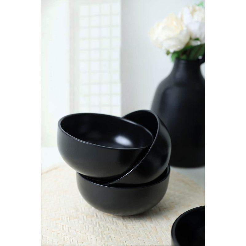 Latitude Run Antaniya Salad Bowl, Black