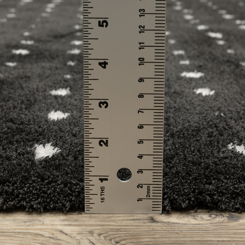 Tapis noir / ivoire à pois géométriques Delfine, Rectangle 2 pi x 3 pi