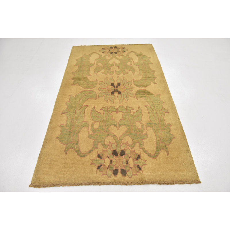 Tapis de zone en laine beige/vert 4 pi 2 po x 7 pi one-of-kind à la main noué la Mehdi