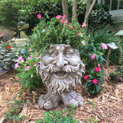 Muggly's Ole Salty Face Statue
