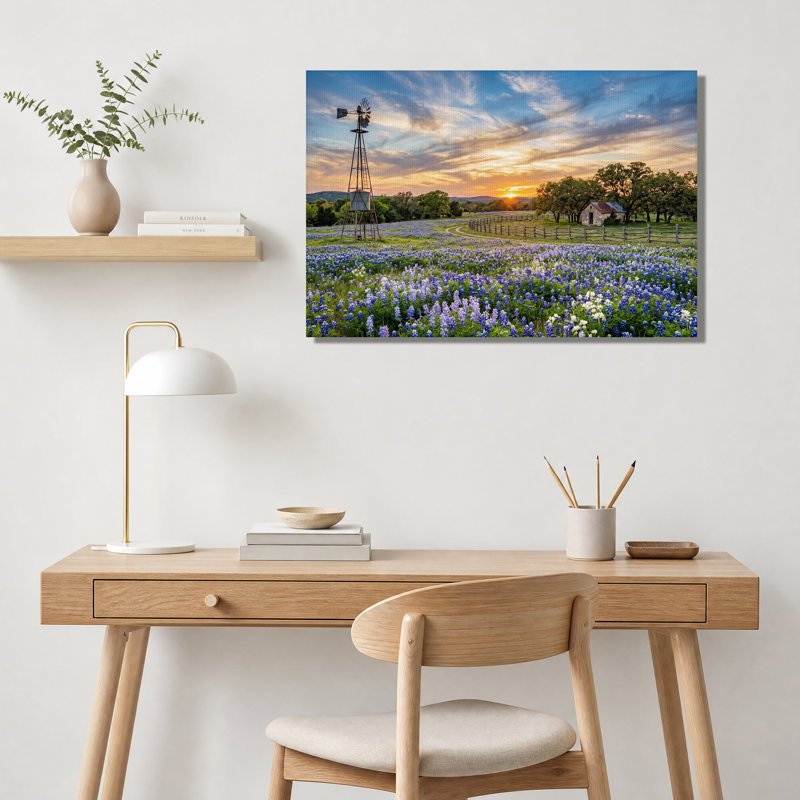 Tableau sur toile représentant un champ de bleuets avec un moulin à vent au coucher du soleil, H 36 po x l 48 po