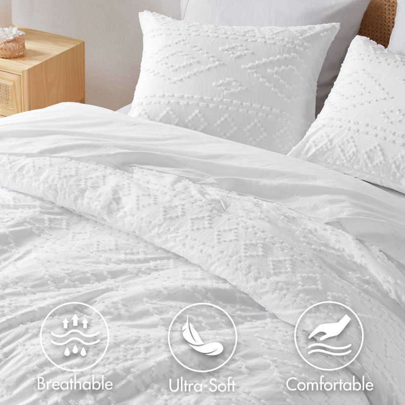 Gigi Clipped Jacquard Tufted Comforter Set, White, Full / Double Comforter + 2 Standard Shams