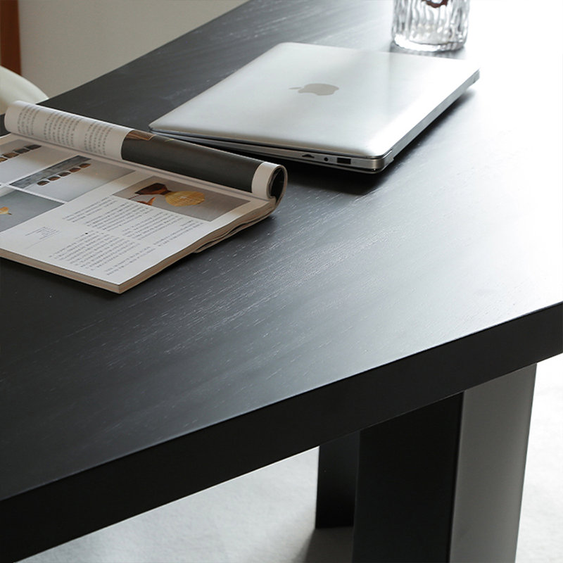 Bureau en bois massif noir courbé, 29.53" H x 55.12" W x 31.5" D