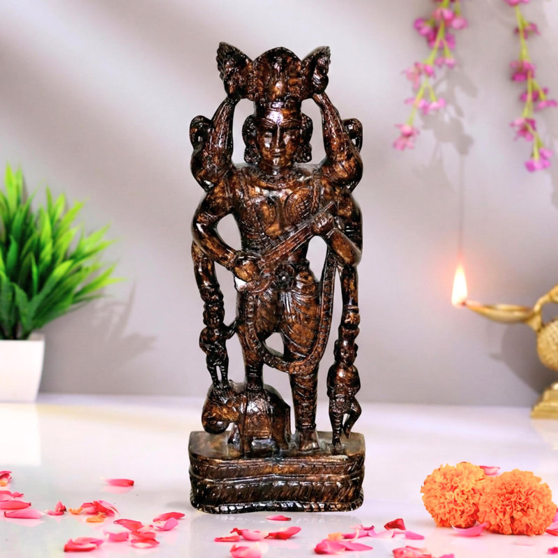 Figurines & Sculptures