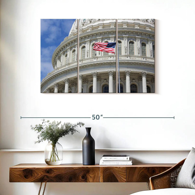 Lilie Capitol Building Flag, 24" H x 38" W