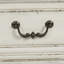 Ensemble de grand lit-bateau tapissier, commode et miroir, commode, ensemble de chambre à coucher Colchester-103534857