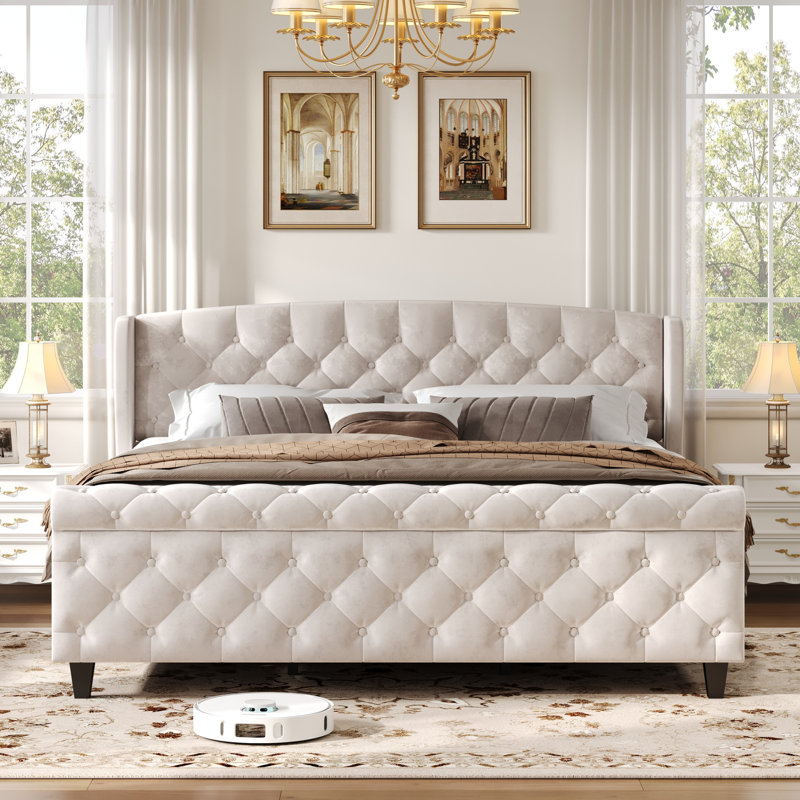 Lit-bateau tapissier en velours avec tête à oreilles et pied de lit Elowen, Beige, King