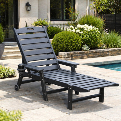 Chaise longue en PEHD avec dossier réglable à 4 positions, support robuste et conception résistante aux intempéries pour une détente en plein air