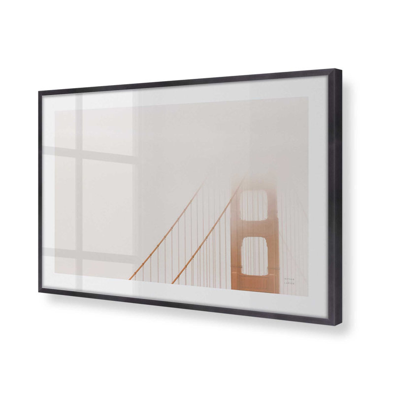 "Suspendu dans la brume", Cadre en zinc patiné, H 25,25 po x l 25,25 po