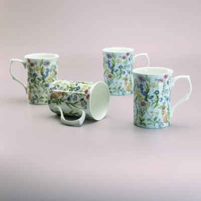 Grande tasse en porcelaine bleue et blanche