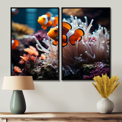 «Orange clownfish», art mural moderne et vert