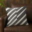 Coussin décoratif intérieur et extérieur à rayures diagonales-115067852-115067864
