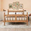 Lit plateforme classique en bois avec tête de lit à fuseaux et sommier à lattes-2133855260-2133855262