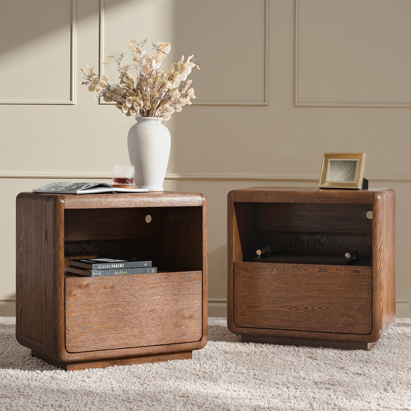 Table de chevet en placage de chêne moderne Mid-Century l 26 po avec ports de chargement et tiroir caché Allegan, Noyer