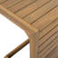 Table de bout moderne en bois brun fabriquée en bois, qui ajoute de l'espace supplémentaire au patio, ainsi que des outils et des instructions d'assemblage.