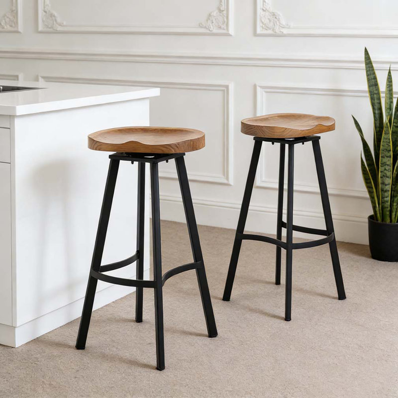 Tabouret de bar pivotant en bois de pin avec pieds en fer