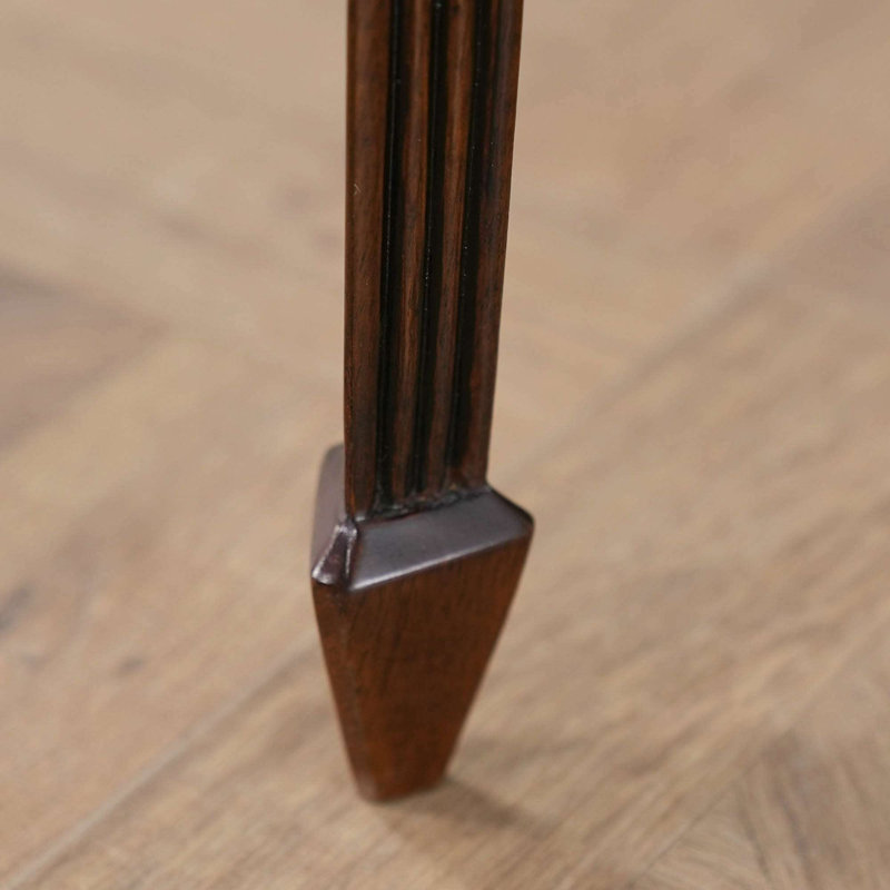Table en mouchoirs de loupe