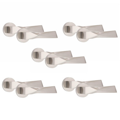 5 Pairs Modern Aura Design Premium Door Handles on Round Rose in Antique Brass Finish