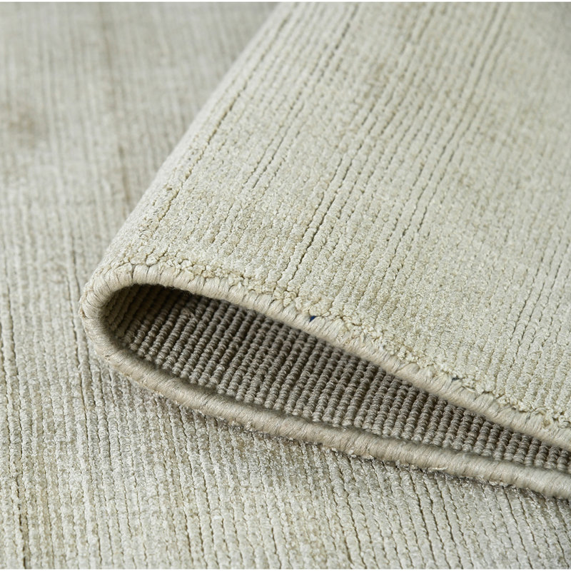 Handwoven Elegance Reversible 5' x 8' Sand Viscose Area Rug
