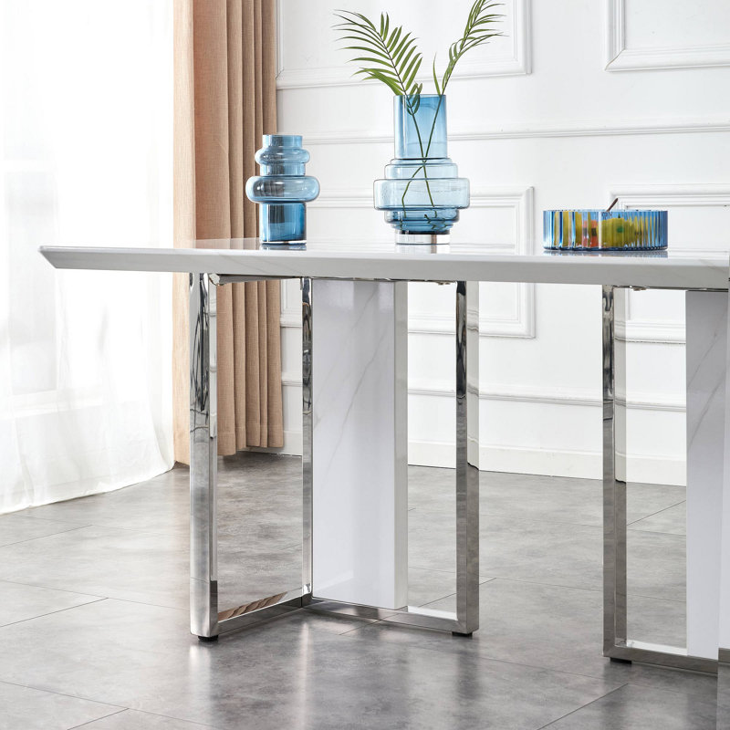 Un rectangulaire blanc minimaliste moderne et luxueux avec une table à manger à motifs. Table en panneau de fibres à densité moyenne et structure en acier inoxydable. Bureau d'ordinateur. Table de jeu. Utilisé dans les restaurants et les salons. W1151S00648