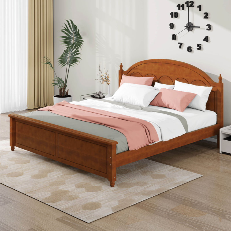 Structure de lit grand format en bois avec tête de lit courbée de style classique, Chêne