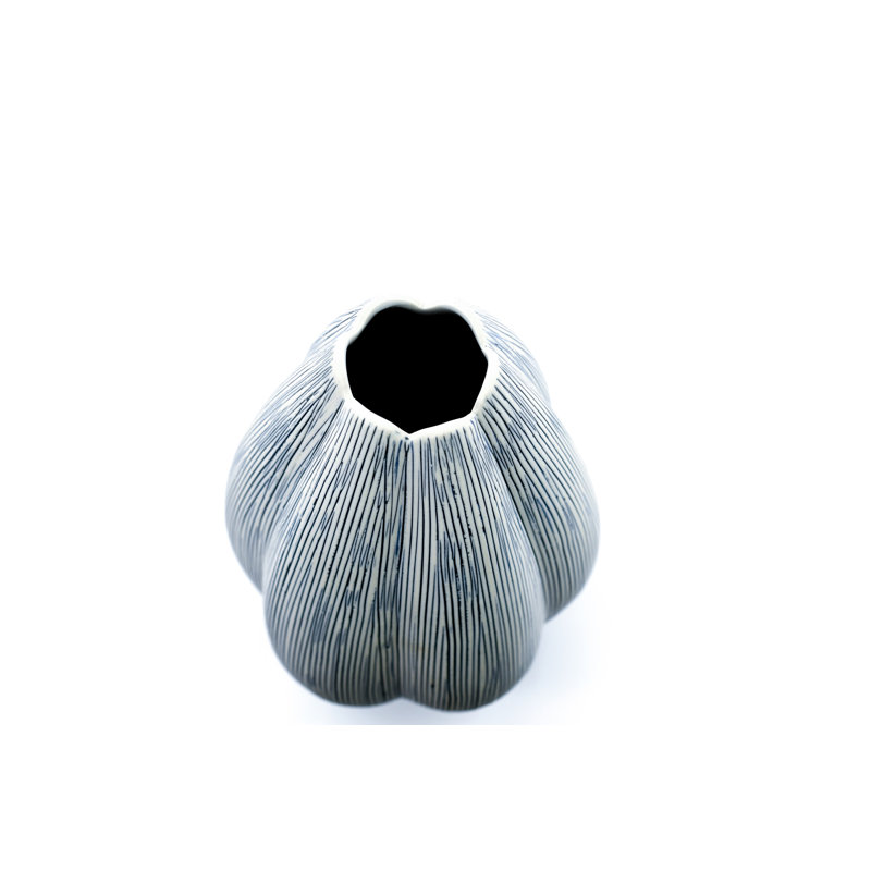 Bassey Handmade Table Vase, 8.9" H x 4.5" W x 4.5" D, Blue