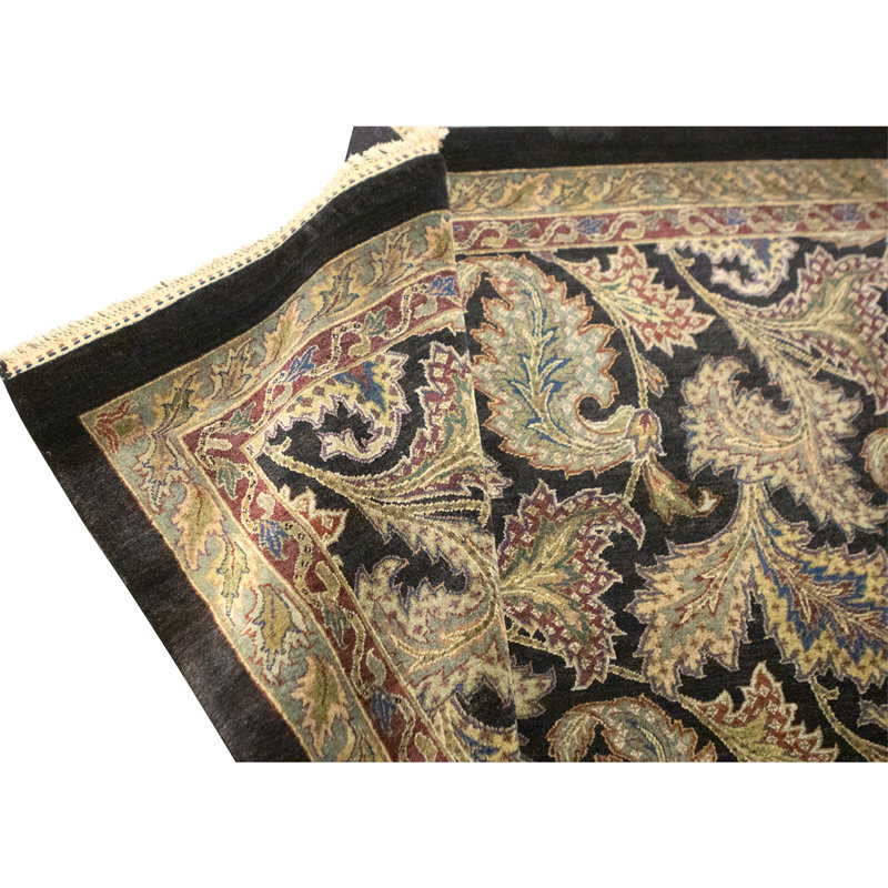 Tapis noir noué à la main de haute qualité