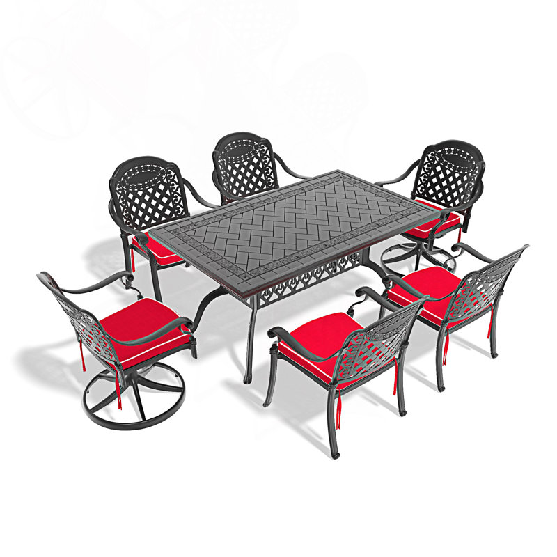 L'ensemble de salle à manger 7 pièces comprend 2 chaises pivotantes, 4 chaises et une table rectangulaire