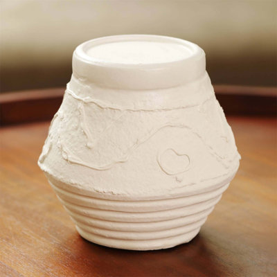 Porte-bougie en terre cuite à motif organique pour éclairage rustique et ambiant, parfait pour une décoration intérieure confortable