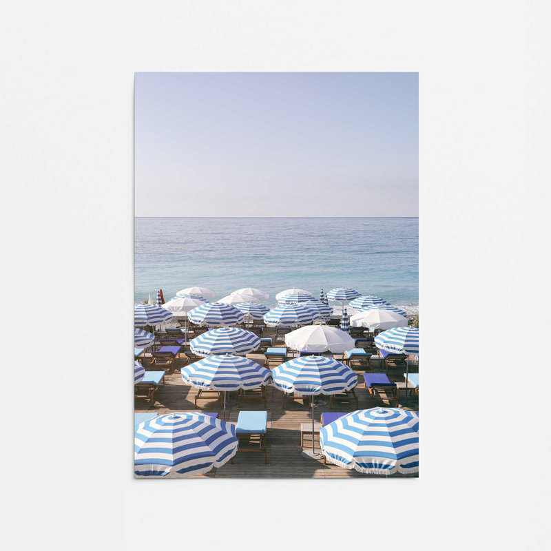 «Blue Umbrellas By The Shore», reproduction d'art, H 16 po x l 12 po, Impression sans cadre