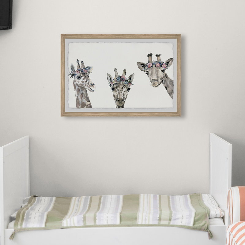 Reproduction encadrée de girafes couronnées de fleurs Gabrielo, H 16 po x l 24 po x P 1,5 po
