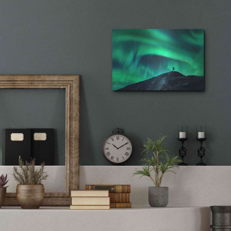 «Northern Lights and Woman» par Luxe, H 12 po x l 16 po