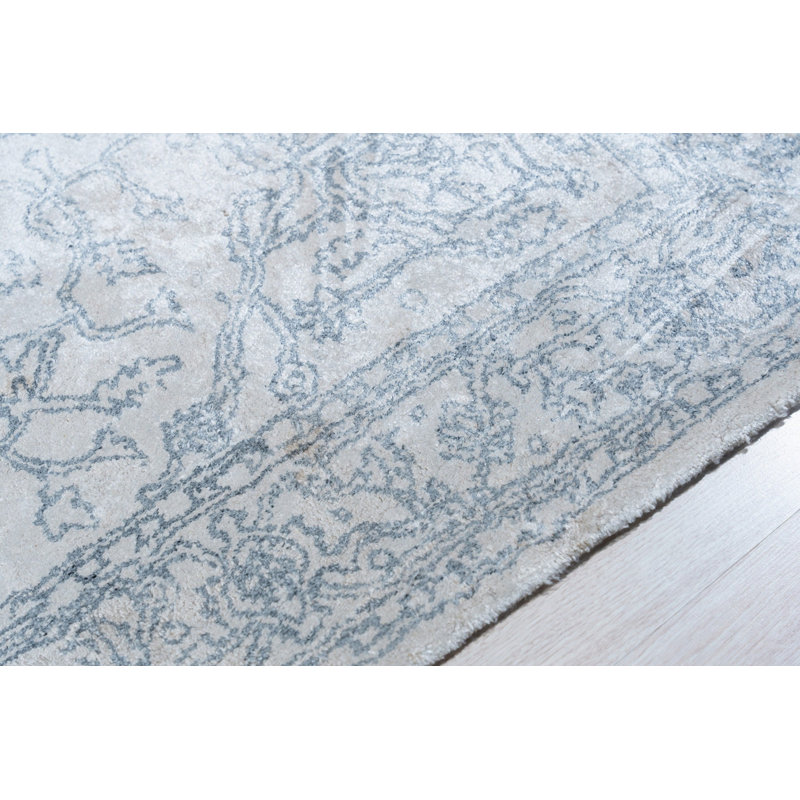 Hand Tufted Wool Floral Area Rug