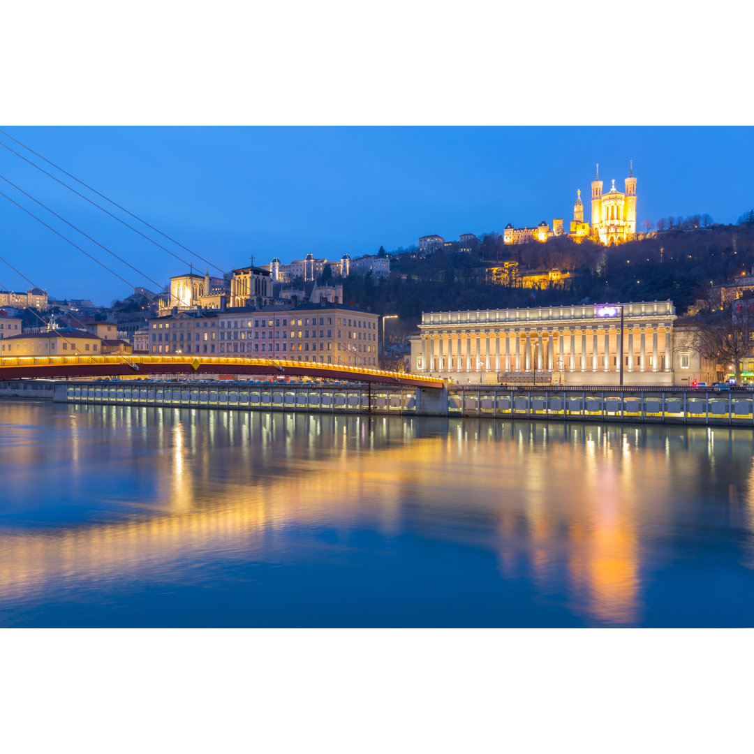 Saone River In Lyon von Vichie81 - Leinwanddrucke