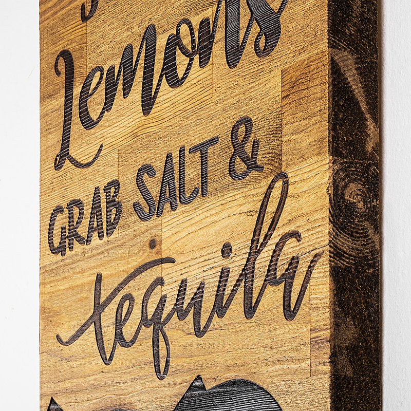 Décoration murale en bois