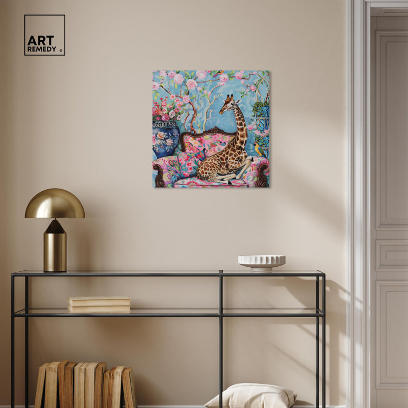 «Lounging Giraffe Canvas» par Art Remedy, Toile tendue, H 20 po x l 20 po