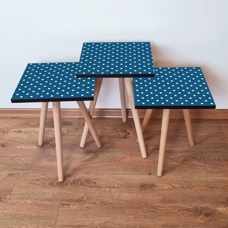 Ensemble de tables gigognes modernes (3 pièces), à pois bleu marine et blanc, pieds en bois de hêtre | Grande table: 13,8 x 20,5 x 13,8 po, moyenne: 13,8 x 18,5 x 13,8 po, plus petite: 13,8 x 16,5 x 13,8 po | 100% panneau de fibres à densité moyenne, élégant et fonctionnel pour la décoration intérieure