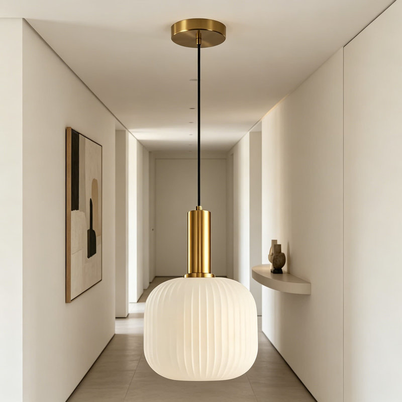 Luminaire suspendu moderne en laiton avec abat-jour en verre blanc lait, lampe à hauteur réglable de 7,9 pouces pour îlot de cuisine, salle à manger, vestibule, couloir