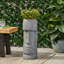 Statue pot à fleurs en béton bamir