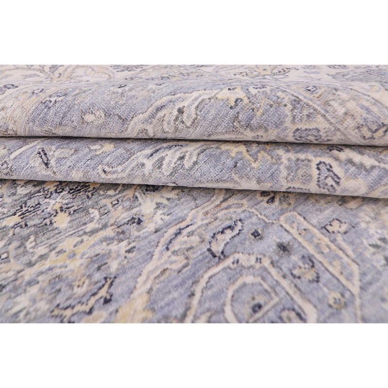 Wool Oriental Area Rug in Ivory