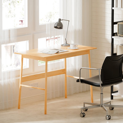 Bureau d'ordinateur simple et moderne Modern