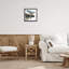  «Moose Head Silhouette», art mural encadré par LSR Design Studio-24999875-24999873
