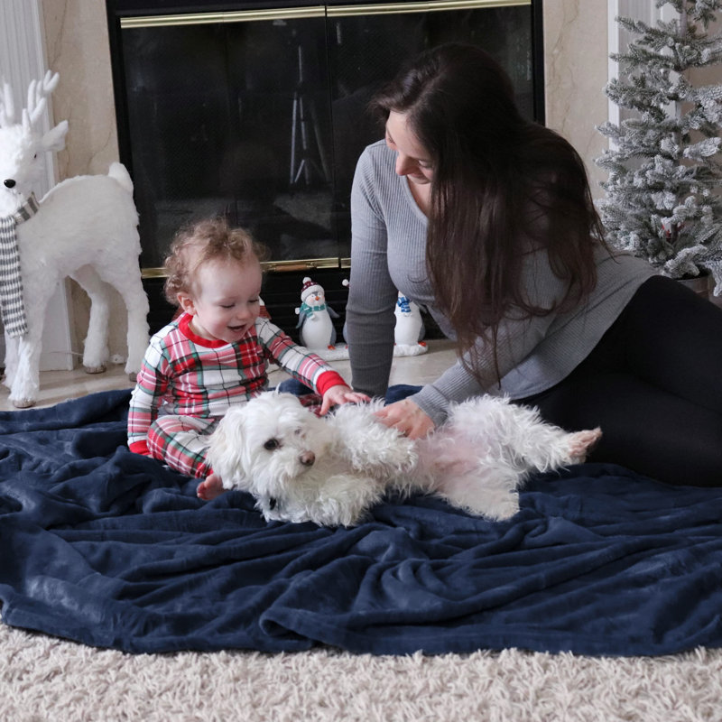Bedsure Soft Fluffy Fleece Throw Blanket for Sofas&Beds, Navy Blue, 200cm x 150cm
