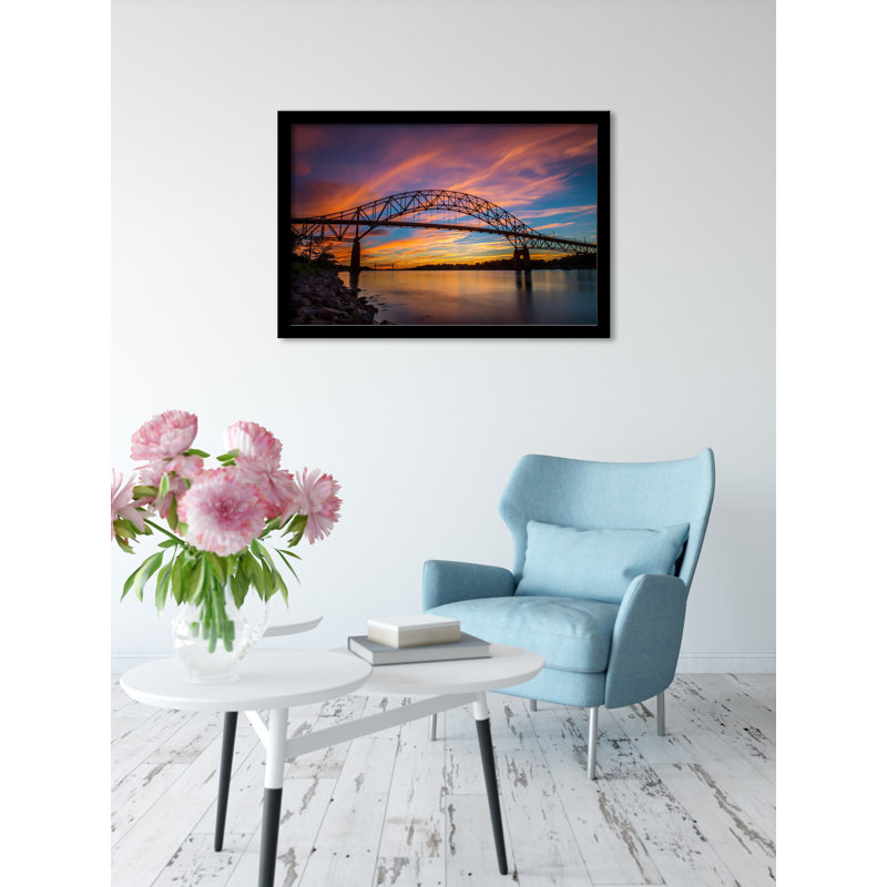«Cape Cod Bourne Bridge at Sunset» par Wayne Collamore - impression encadrée, L 14,5 po x H 11,5 po