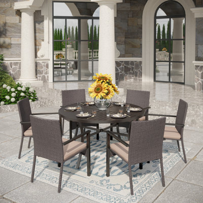 Ensemble de salle à manger d'extérieur à grande table ronde 7 pièces avec chaises en rotin beige